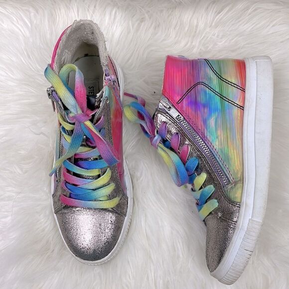 Steve Madden | Holographic high top sneakers 3.0 rainbow laces. - Picture 3 of 11